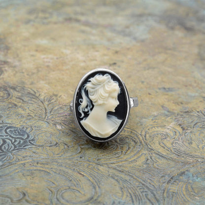 Vintage White Silhouette on Black Cameo Ring Antique 18k White Gold Silver Womans Handmade Jewelry R1776 - Limited Stock - Never Worn