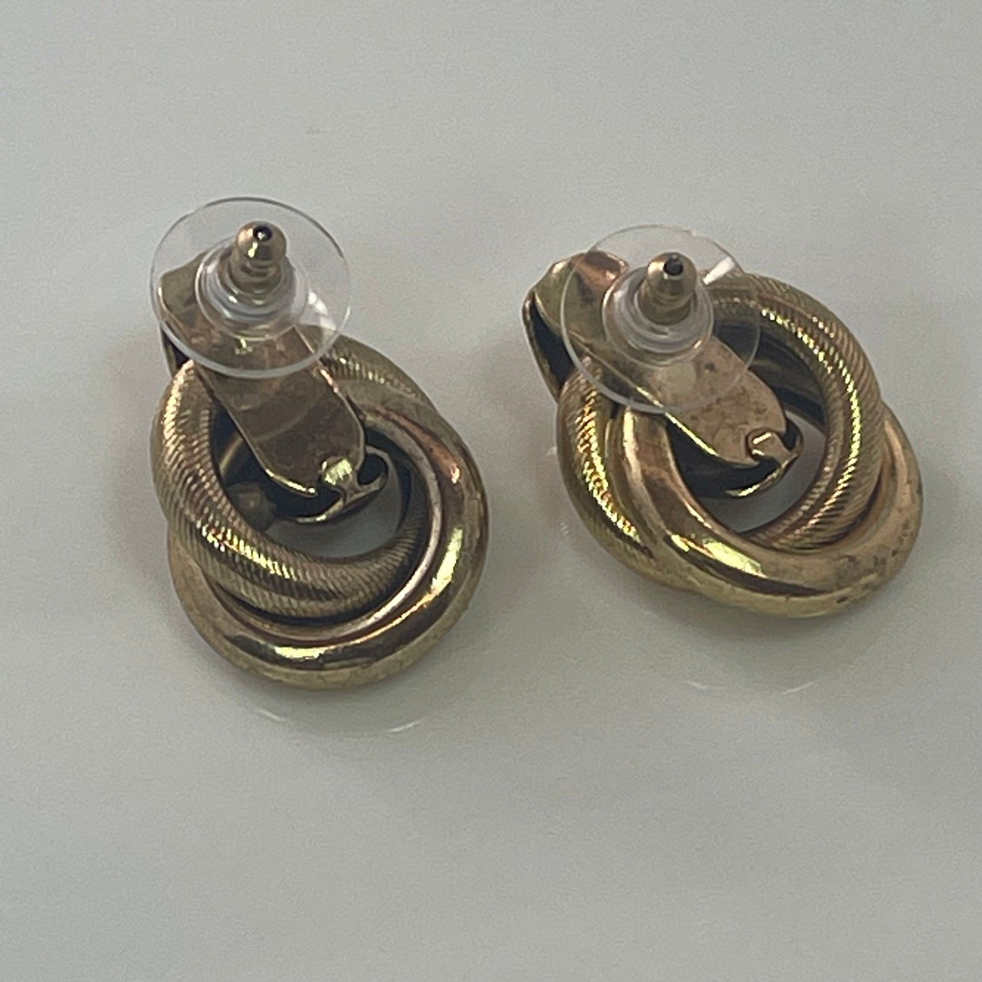 Vintage Earrings Oscar de la Renta Antique Gold Tone Pierced Earrings for Women OSE-738-Y