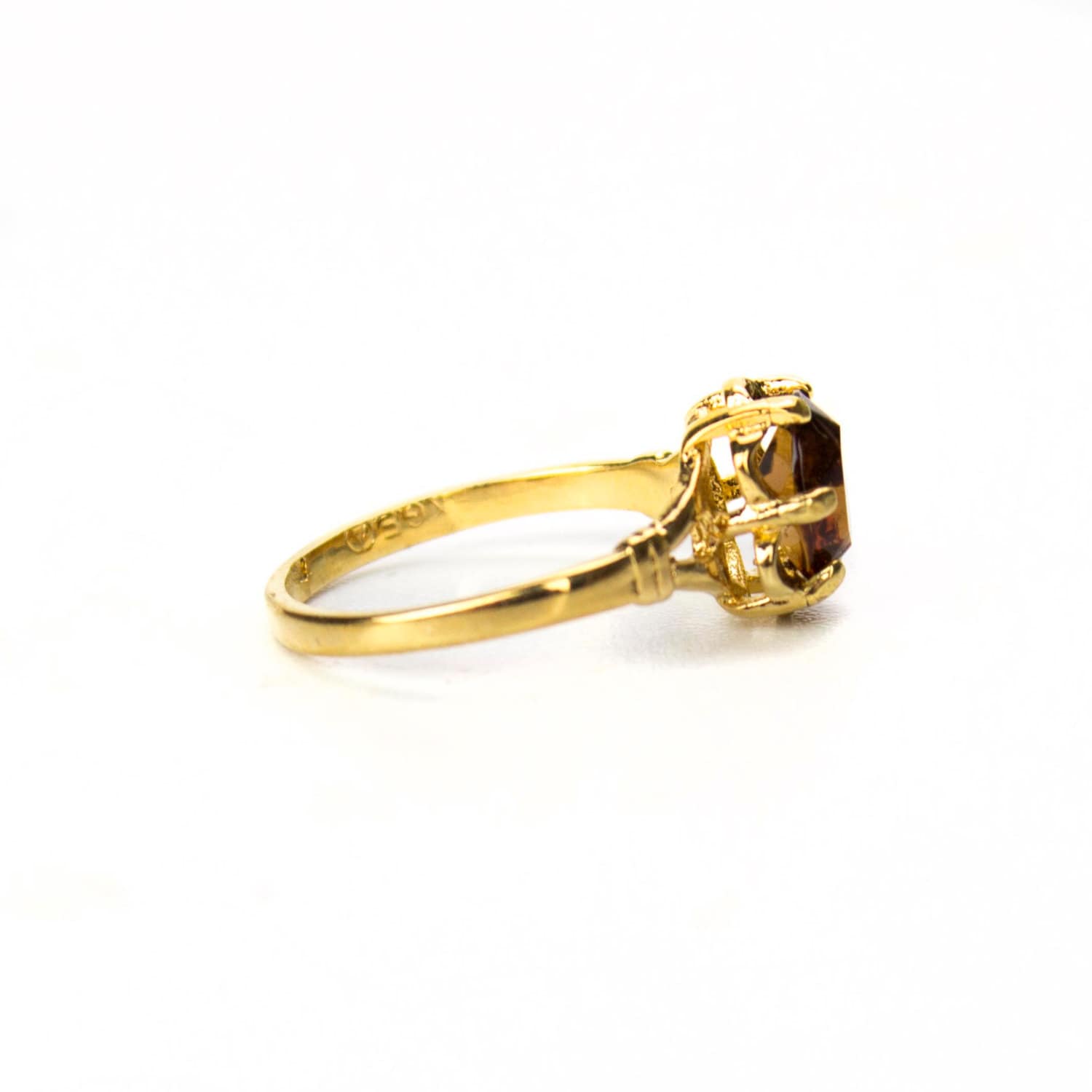 Vintage Women's Ring 1970s Solitaire Ring 18k Gold Electroplated