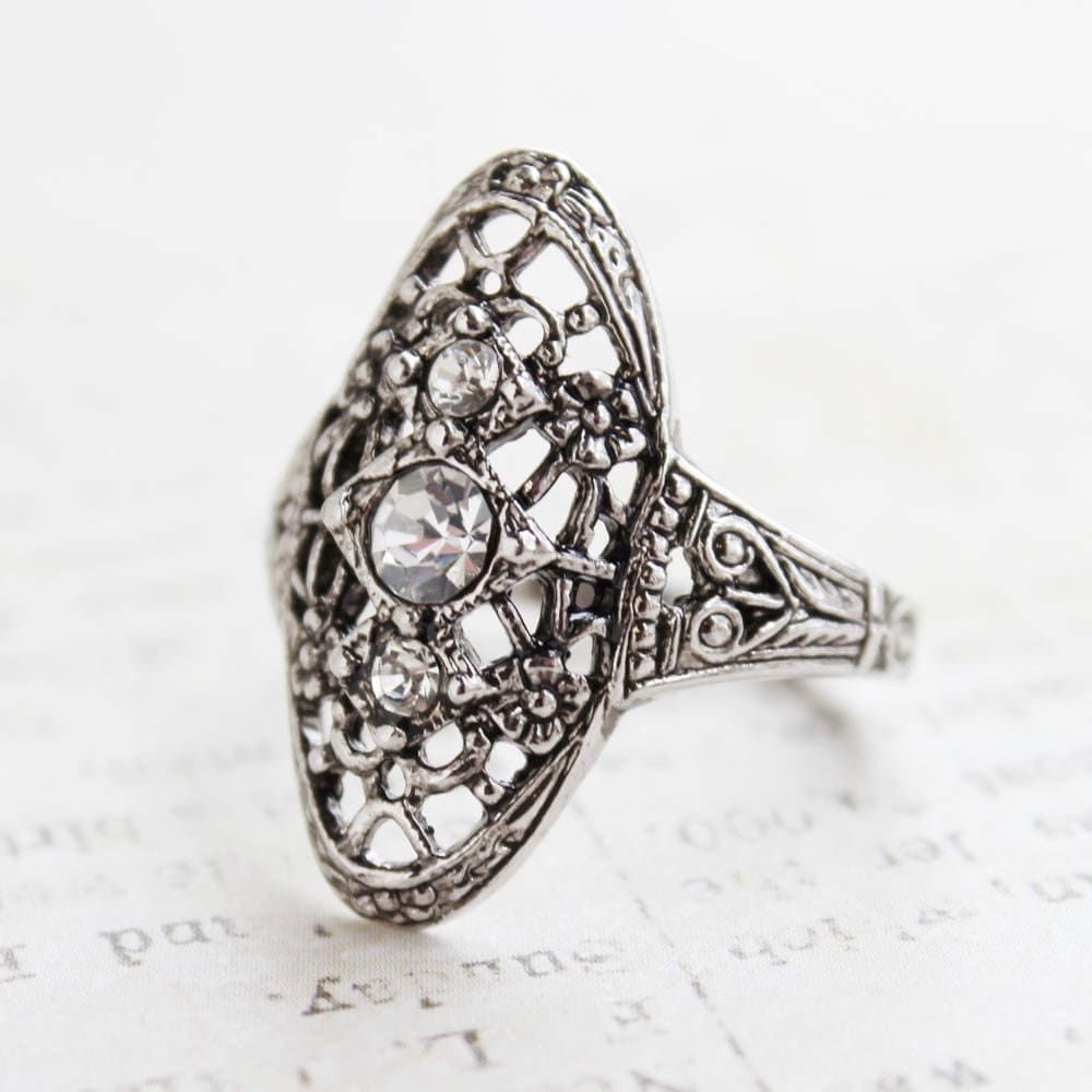 Vintage Ring Antique 18k White Gold Silver Filigree Ring with Clear Swarovski Crystals Womans Jewelry #R853 Size: 7